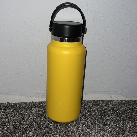 Hydroflask 32 Oz Wide Mouth Yellow Metal Water Bottle - Picture 3 of 8